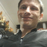 Андрэ, 23