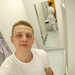 Роман, 32