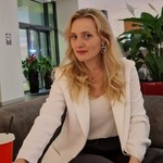 Ella, 47
