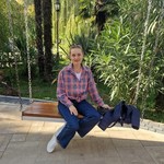 Ella, 47